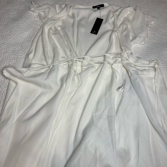 NWT LULUS Harbor Point Ivory White Flutter Sleeve Mini Wrap Dress Size M - Picture 14 of 14